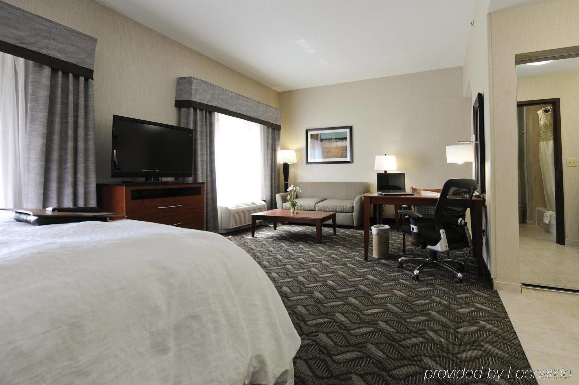 Hampton & Craig, Co Hotel